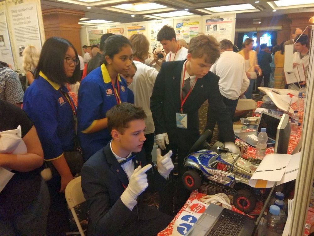 Золото Индонезии Юные изобретатели завоевали две награды за ИИ