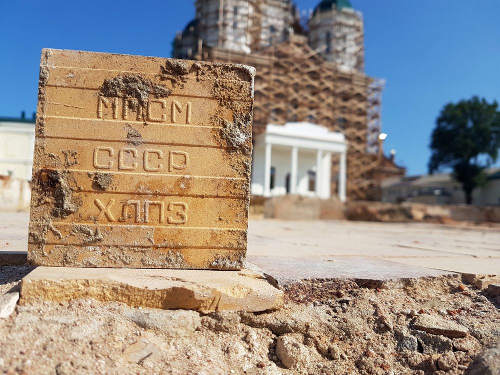 Источник артефактов На месте взрыва церкви собирают последние находки