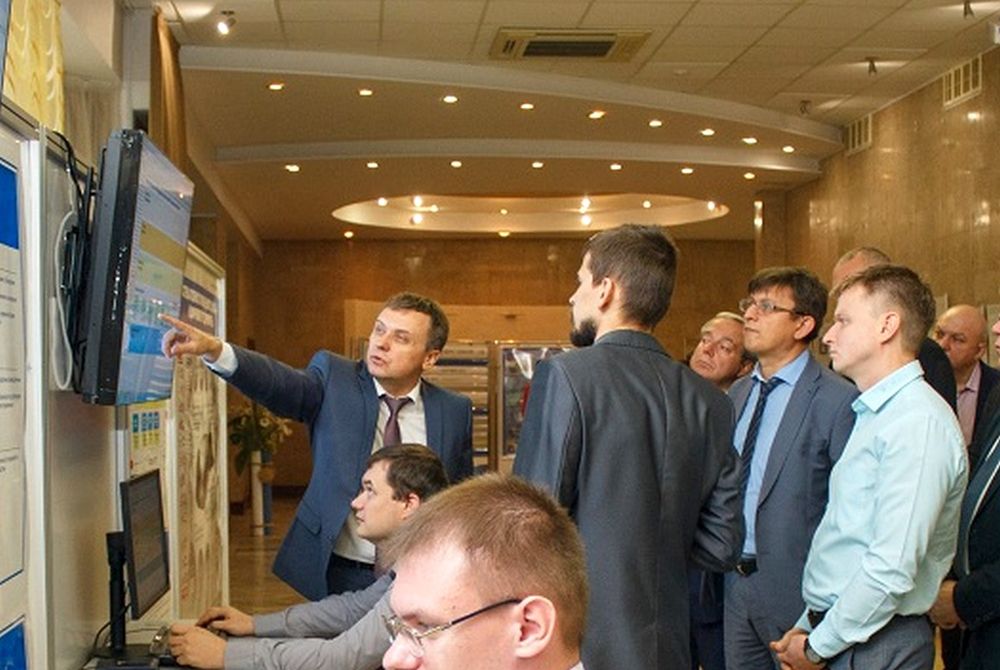 Внедрение и обучение Разработчики авиационной техники тестируют саровский софт