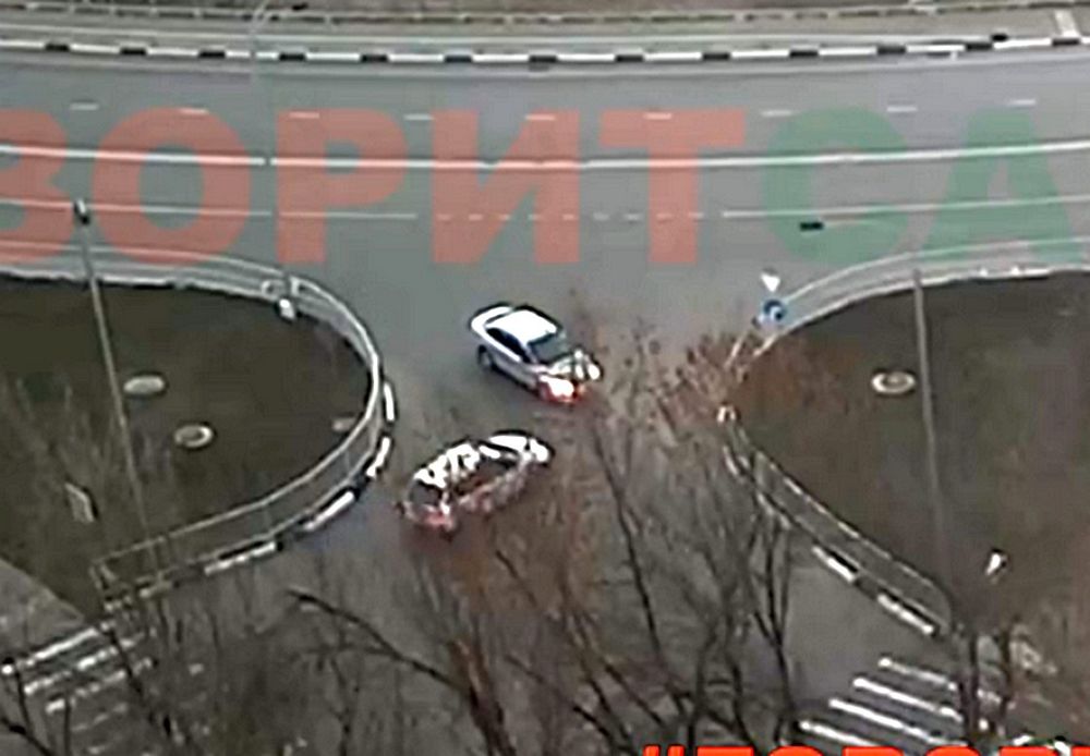 Кто так проектировал - 2 Слепой перекрёсток под "Рябиной" стал местом ДТП