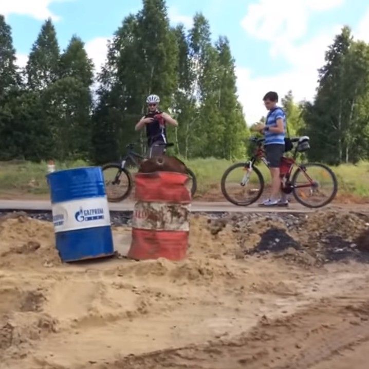 На Кременки с велоинспекцией Блогер проехал по строящейся северной дороге ВИДЕО