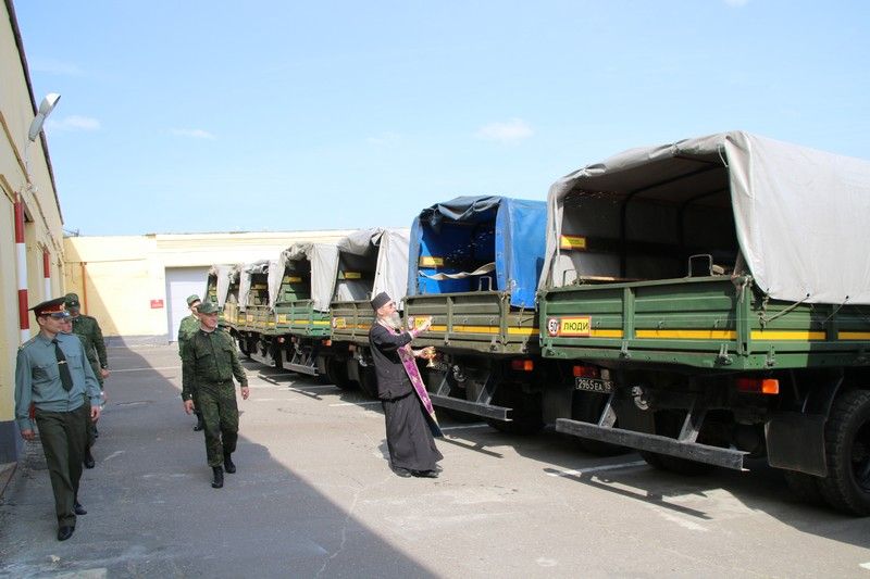 Авторота под присмотром В дивизии посадили за руль спецтехники семьдесят новобранцев