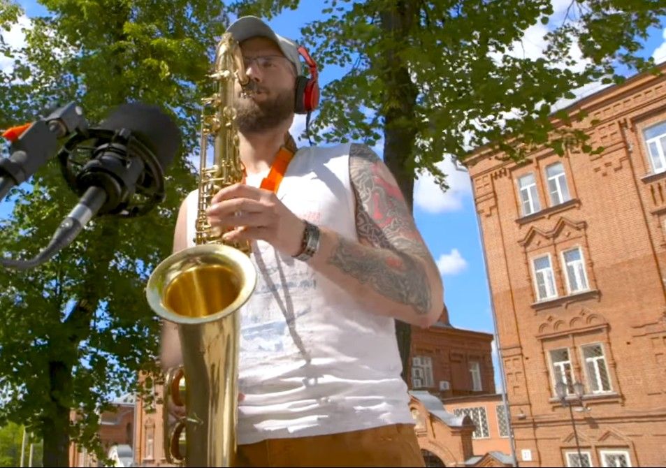 "От заката до восхода" Саксофонист из ЗАТО сыграл соло в аналоге Playing for Change