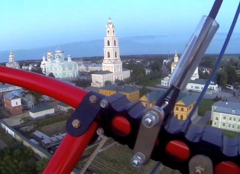 На одном крыле Тёзка пилота из Сарова прилетел на выборы на дельтаплане