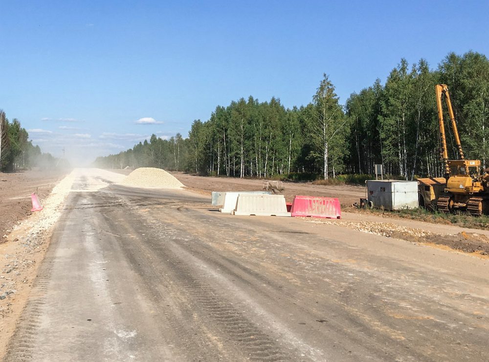 "Работа кипит" Блогер понаблюдал аврал на дороге в Кременки