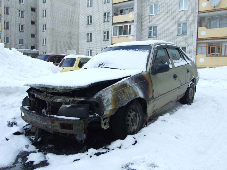 Сгорел автомобиль главного редактора газеты "Саров"